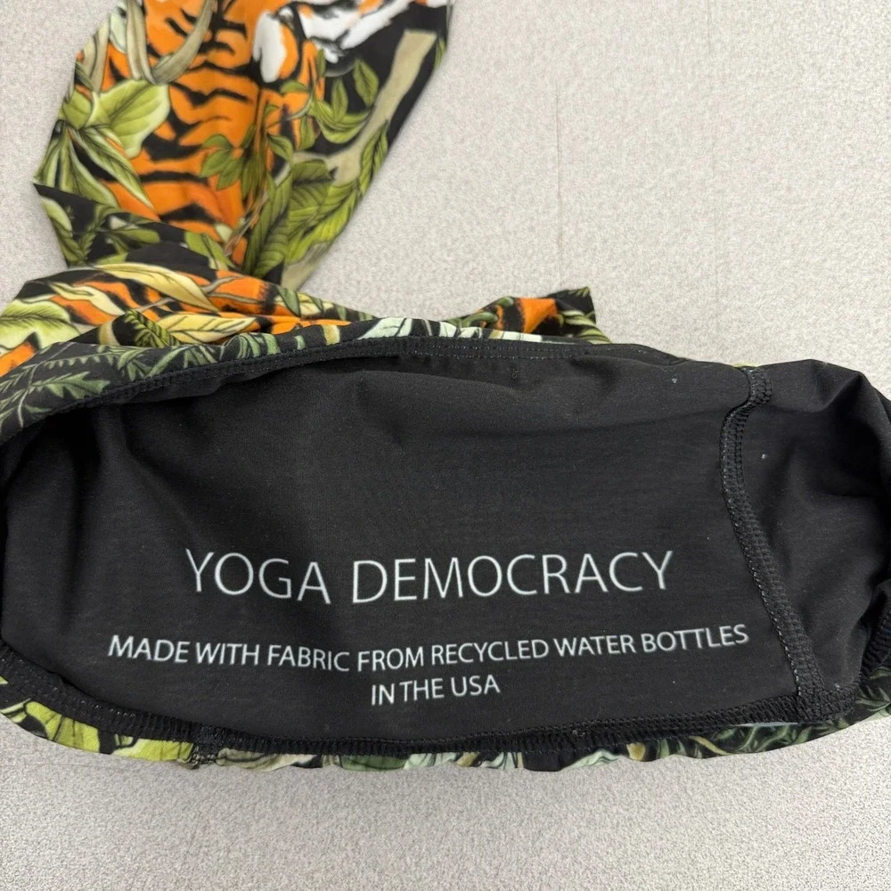 Yoga Democracy Leggings Womens XS Black Green Tiger Jungle Botanical Print Capri - Picture 7 of 9